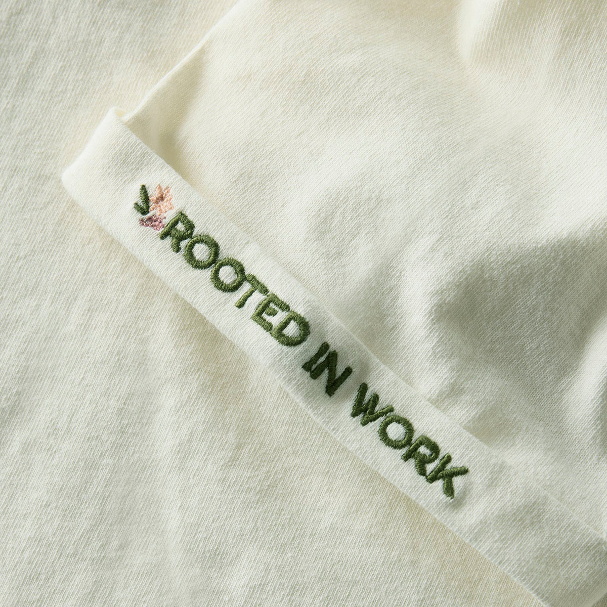 Carhartt Women's Dearborn Loose Floral Pocket T-Shirt T-Shirts Carhartt